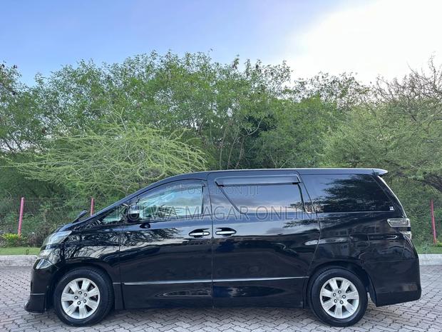 Toyota Vellfire 2011 Black