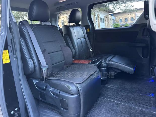 Toyota Vellfire 2011 Black
