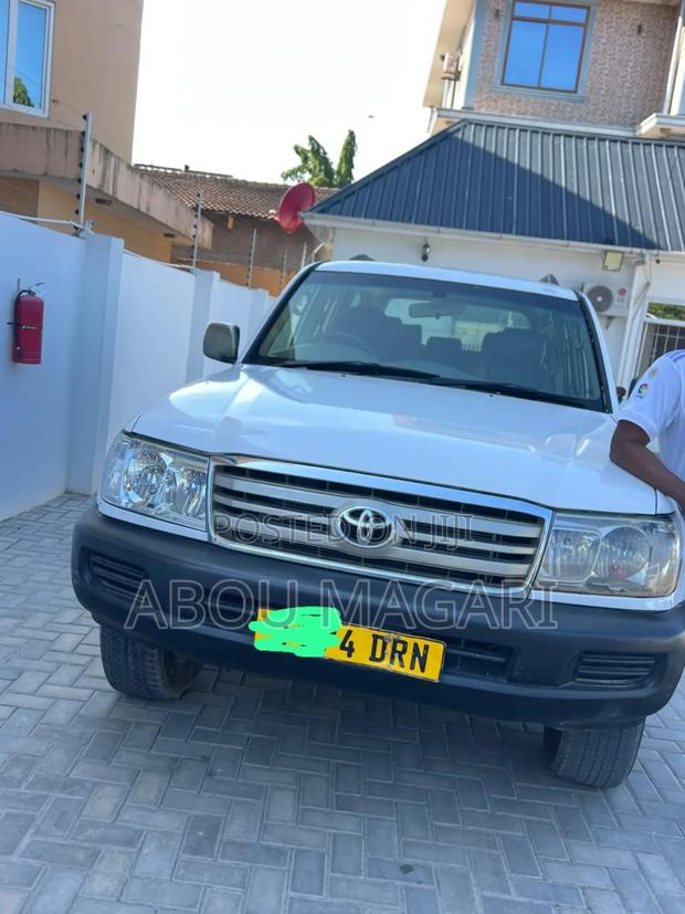 Toyota Land Cruiser 100 4.2 TD 2005 White