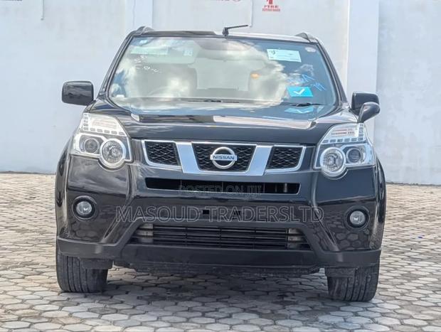 Nissan X-Trail 2.5 Petrol 4x4 SE 2012 Gray