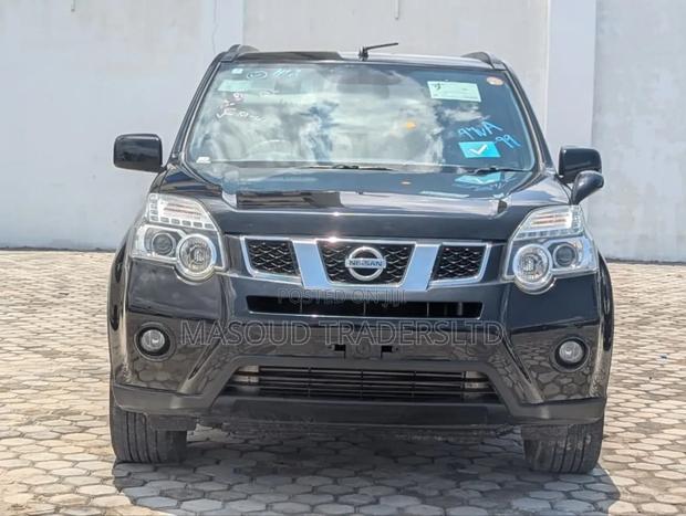 Nissan X-Trail 2.5 Petrol 4x4 SE 2012 Gray