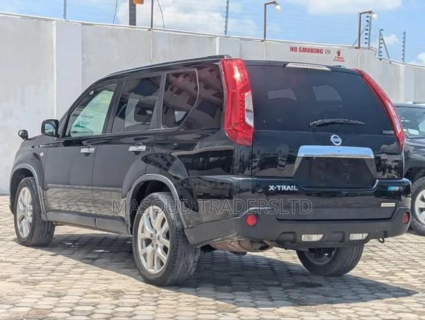 Nissan X-Trail 2.5 Petrol 4x4 SE 2012 Gray