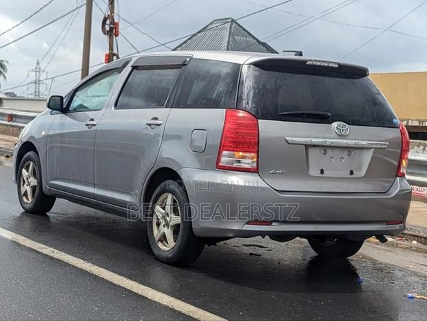 Toyota Wish 2011 Gray