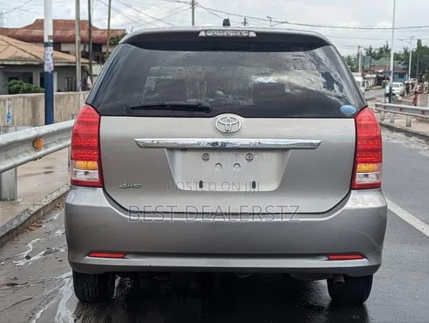 Toyota Wish 2011 Gray