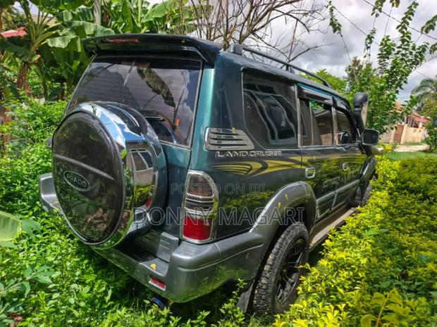 Toyota Land Cruiser Prado 2002 Green