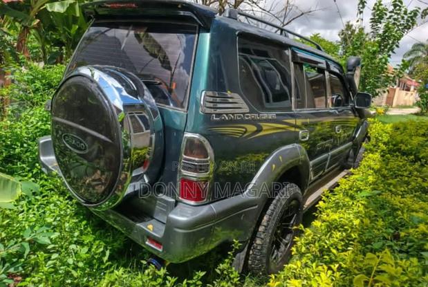 Toyota Land Cruiser Prado 2002 Green