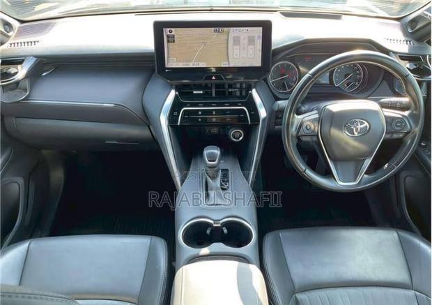 Toyota Harrier 2.0 2020 Black