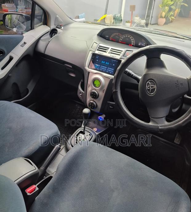 Toyota Vitz 2006 Black