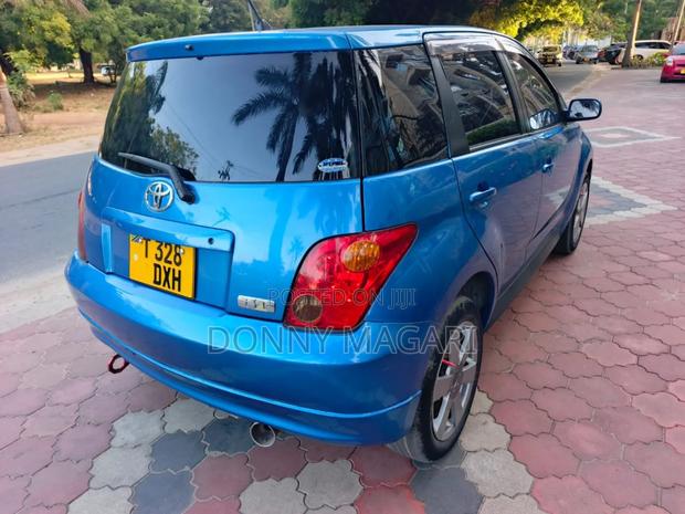 Toyota IST 2005 Blue