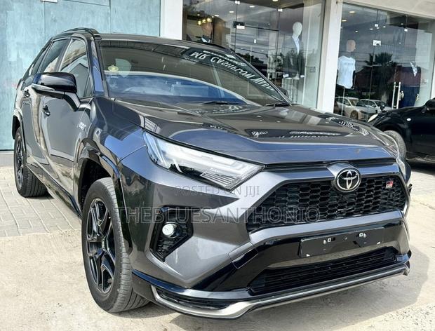 New Toyota RAV4 Hybrid 2025 Gray