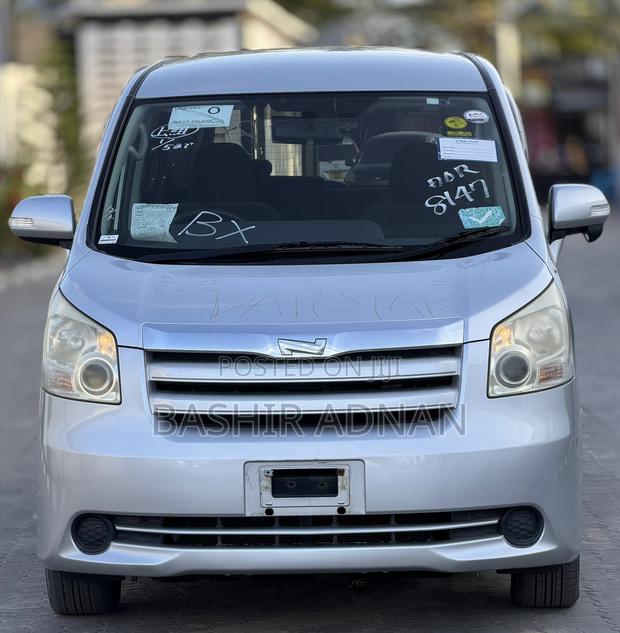 Toyota Noah 2008 Silver