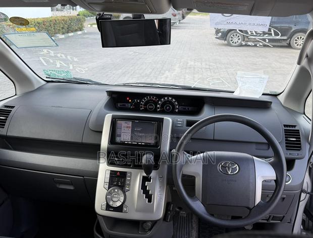 Toyota Noah 2008 Silver