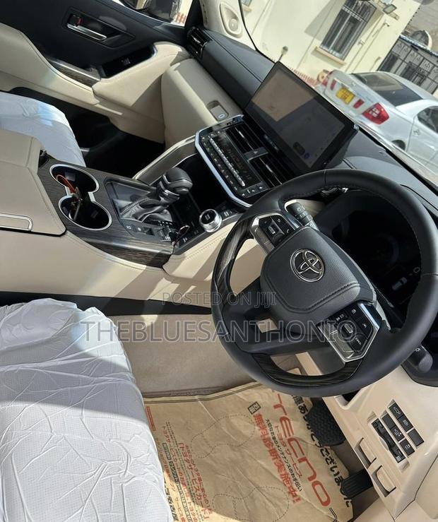 New Toyota Land Cruiser 2025 Gray