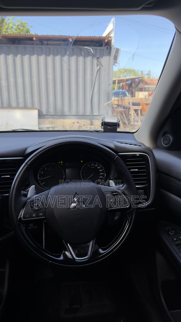 Mitsubishi Outlander 2015 Silver