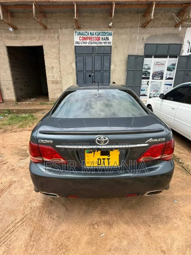 Toyota Crown 2008 Gray