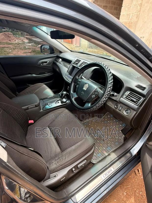 Toyota Crown 2008 Gray