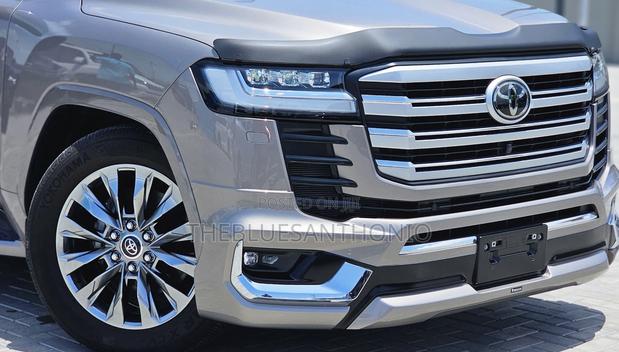 Toyota Land Cruiser 2024 Gray