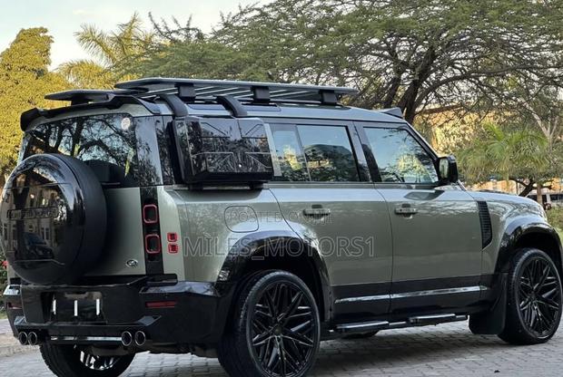 Land Rover Defender 2022 Green