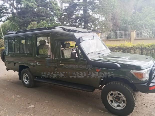 Toyota Land Cruiser 2017 Green