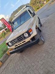 Toyota Land Cruiser 2015 Gold for sale