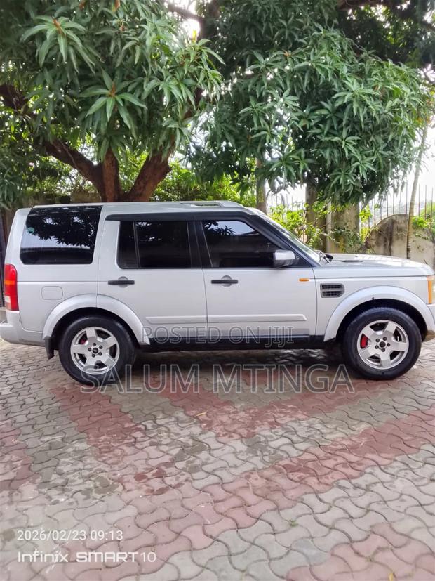Land Rover Discovery 2010 Silver