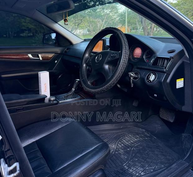Mercedes-Benz C200 2008 Black