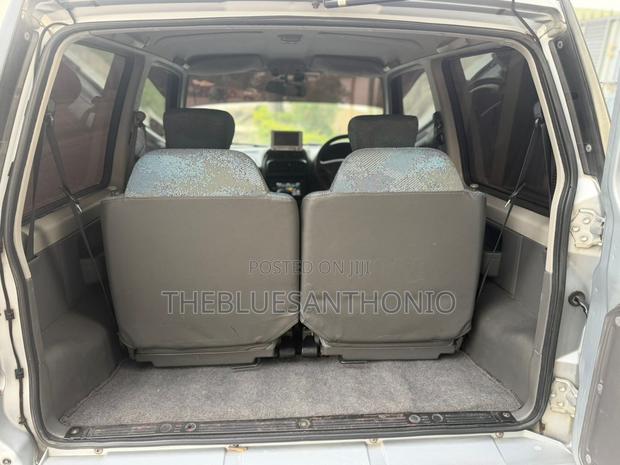 Suzuki Escudo 2000 Silver