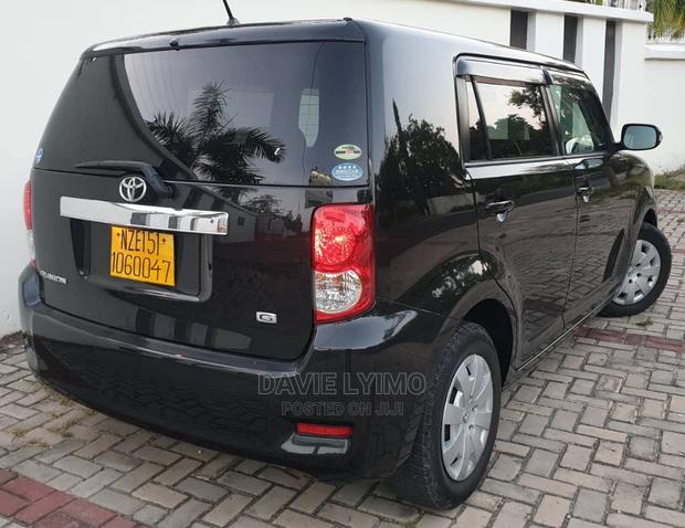 Toyota Corolla Rumion 2010 Black