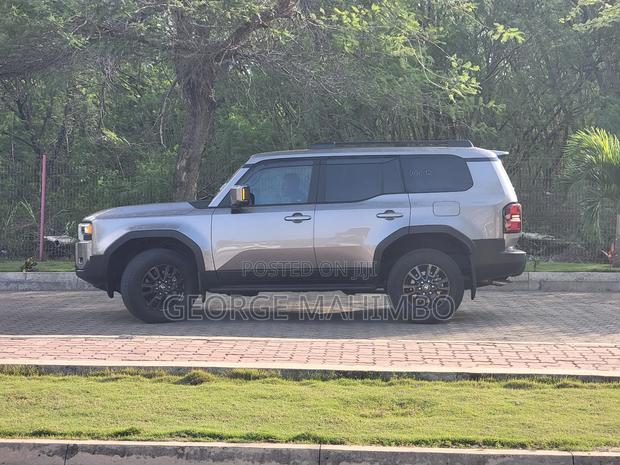 Toyota Land Cruiser Prado 2025