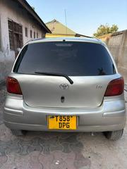 Toyota Vitz 2005 Gold for sale
