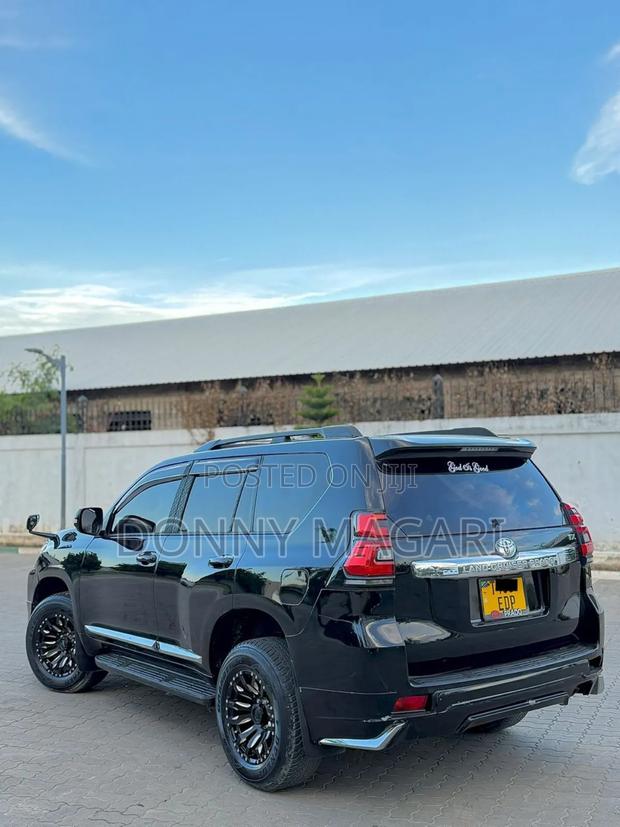 Toyota Land Cruiser Prado 2.8 2018 Black