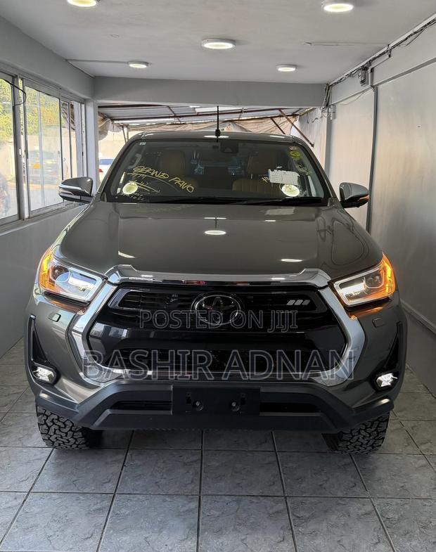 Toyota Hilux Revo Double Cab Deisel 2.4 AWD 2021 Gray
