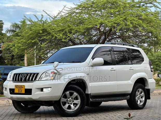 Toyota Land Cruiser Prado 2006 White