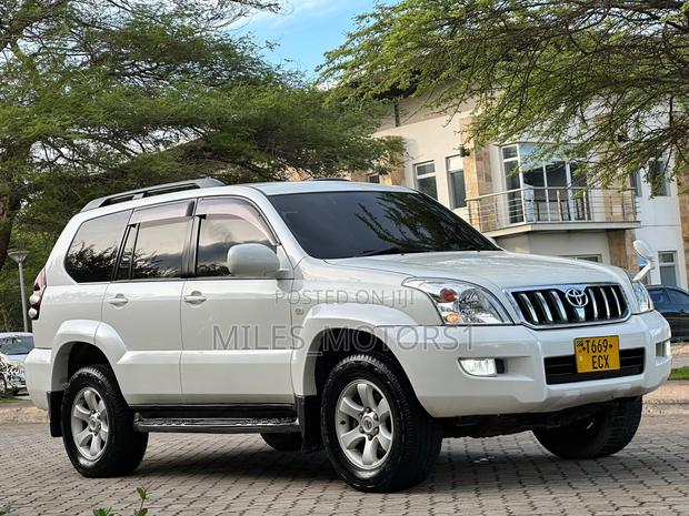 Toyota Land Cruiser Prado 2006 White