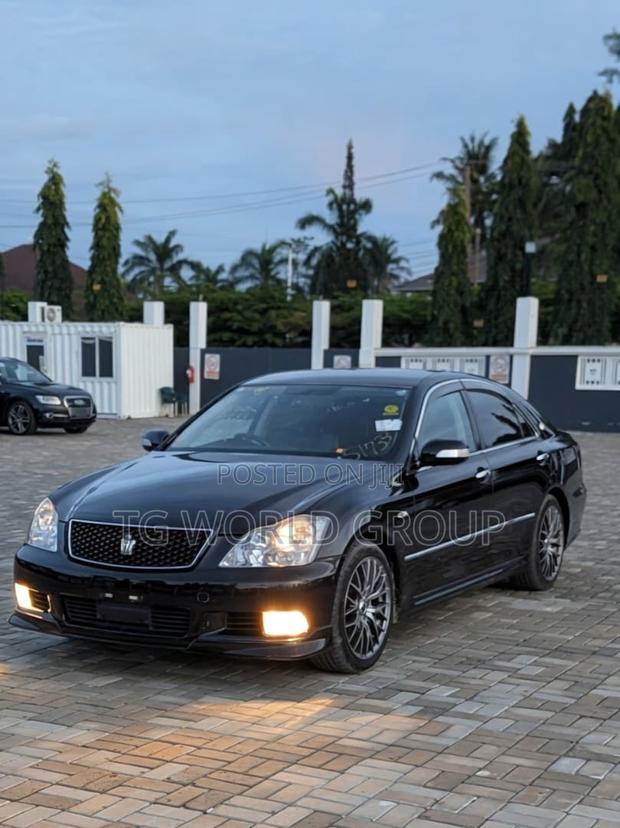 Toyota Crown 2005 Black