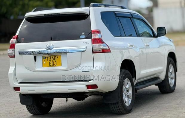 Toyota Land Cruiser Prado 2016 White