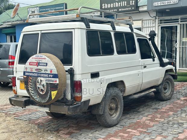 Toyota Land Cruiser 90 1997 White