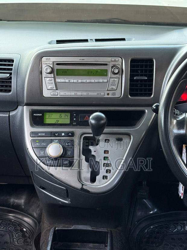 Toyota Wish 2007 Silver
