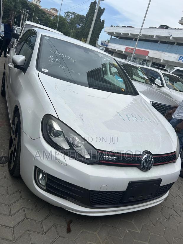 Volkswagen Golf 2.0 TDI 5 Door 2011 White