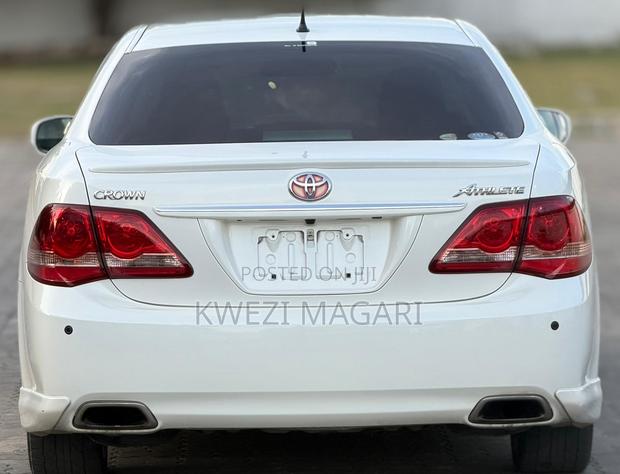Toyota Crown 2008 White