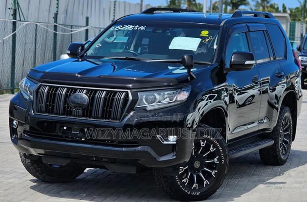 Toyota Land Cruiser Prado 2.8 2019 Black