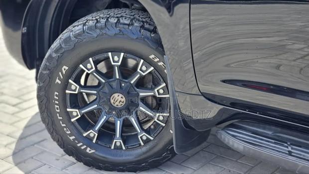 Toyota Land Cruiser Prado 2.8 2019 Black