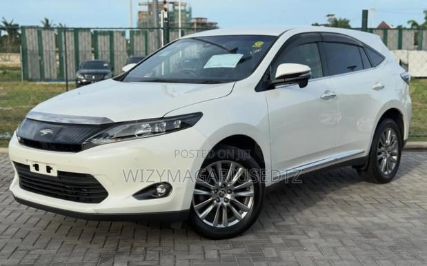 Toyota Harrier 2.0 2015 Off white