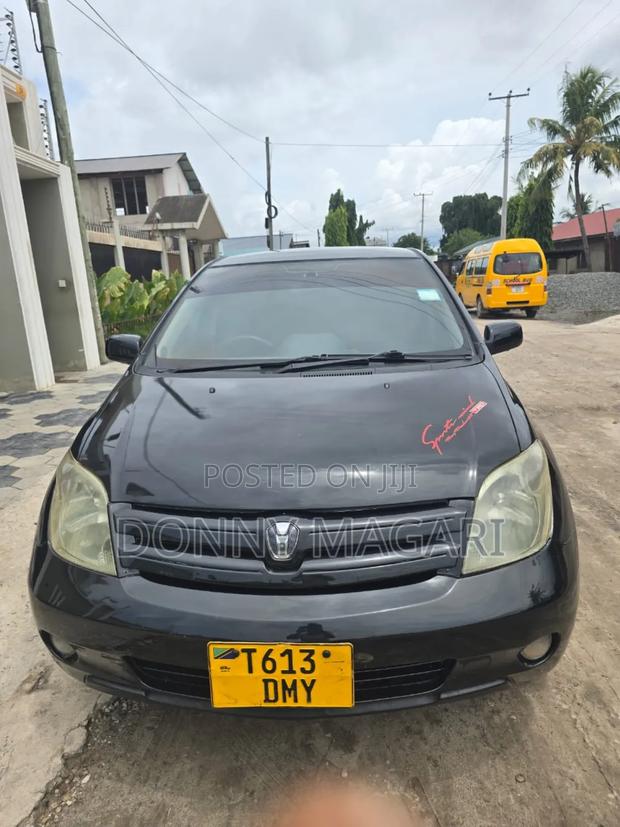 Toyota IST 2005 Black
