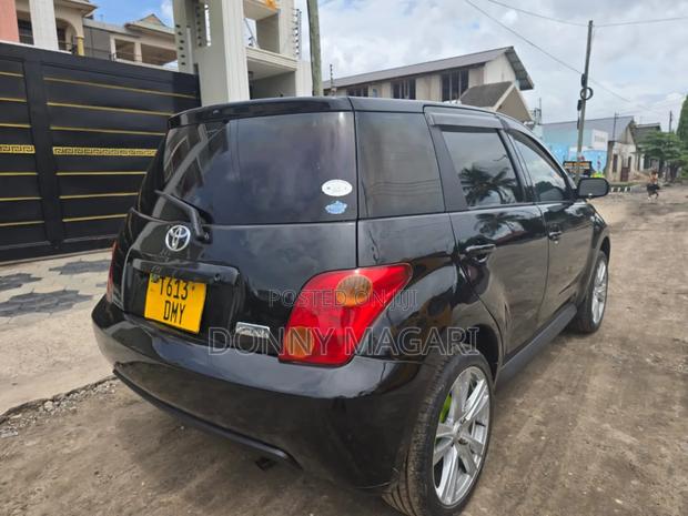Toyota IST 2005 Black