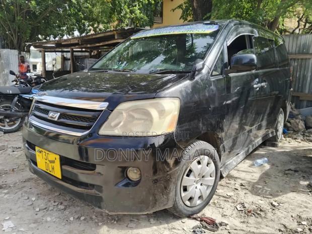 Toyota Noah 2005 Black