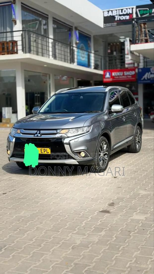 Mitsubishi Outlander 2018 Gray