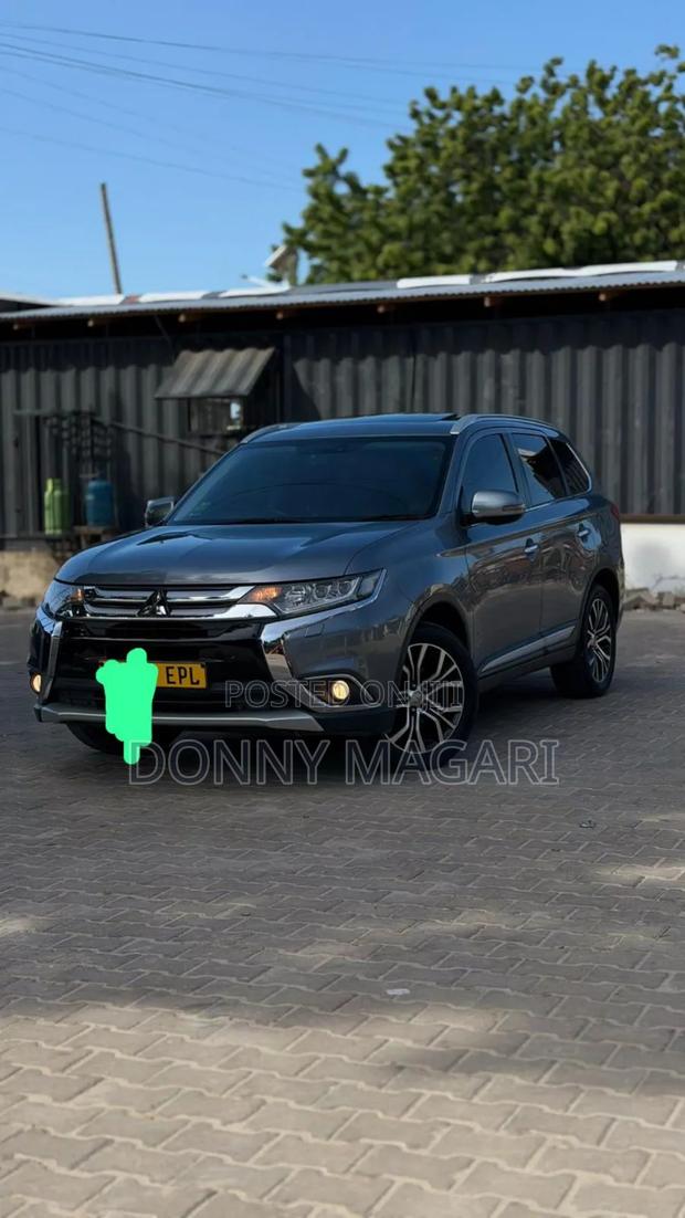 Mitsubishi Outlander 2018 Gray
