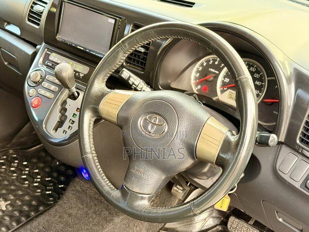 Toyota Wish 2006 White