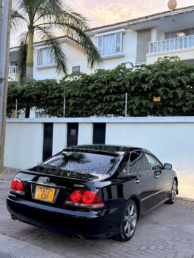 Toyota Crown 2007 Black